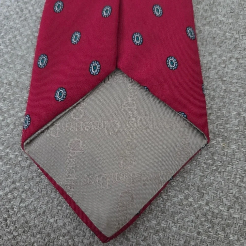 Christian Dior Red Silk Medallion Necktie‎ Made in USA Italian Fabric Mens Tie
